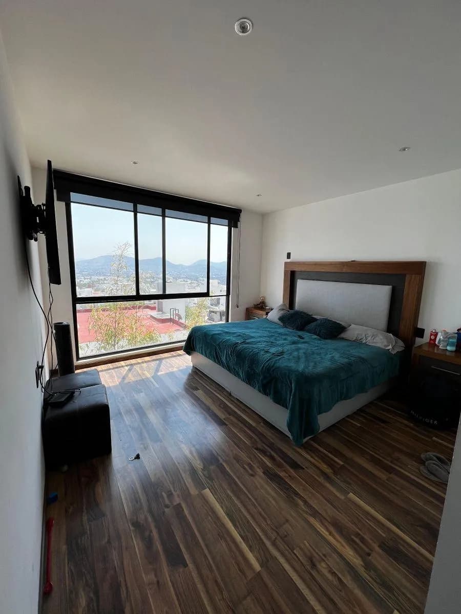 Casa en Tres Niveles con Sótano · 4 Recámaras y 4 Baños · Juriquilla — foto 5