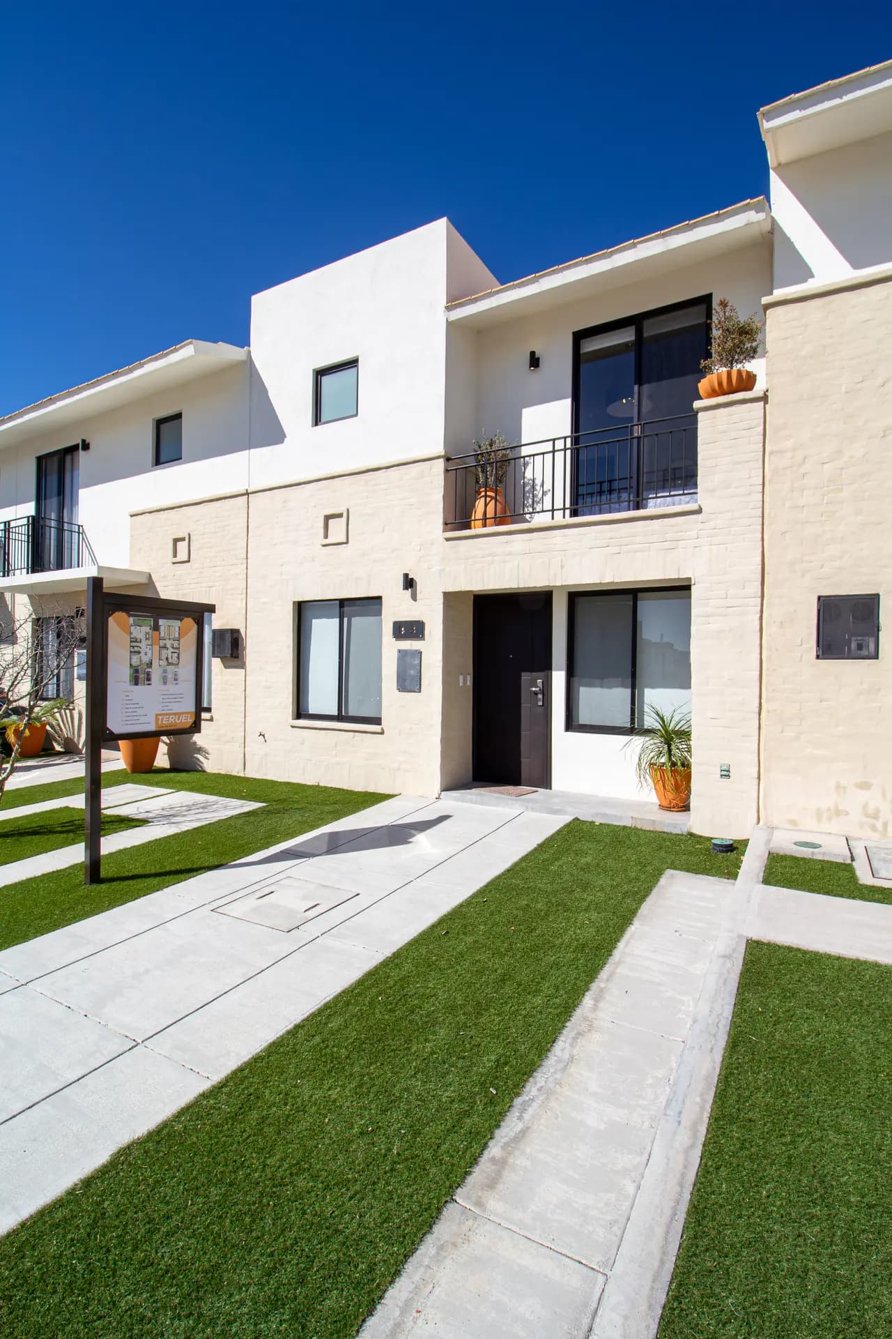 Casa de 4 Recámaras con Recámara en Planta Baja · 121 m²